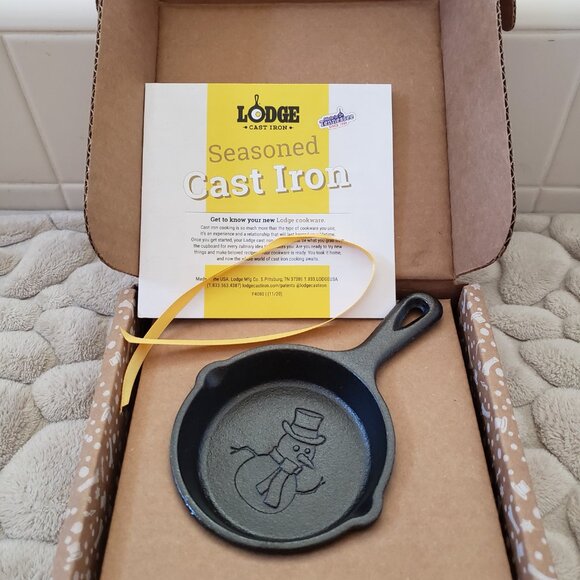 Lodge Cast Iron 2021 Holiday Mini Skillet - LIMITED EDITION - Picture 5 of 6